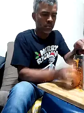 Snapshot of yourprivateproperty chatting on September 23, 11:08 pm yourprivateproperty online show from September 23, 11:08 pm