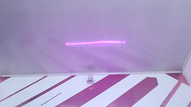 Kitten Hot  online show from February 26, 11:31 am