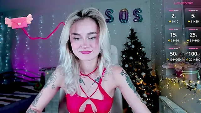 Snapshot of _Ravenaa chatting on December 31, 4:04 pm Ravenaa online show from December 31, 4:04 pm