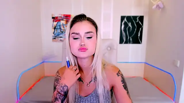 Snapshot of _Ravenaa chatting on September 12, 8:58 am Ravenaa online show from September 12, 8:58 am