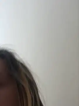 Snapshot of Meliss_Official9 chatting on April 7, 9:32 am Meliss Official9 online show from April 7, 9:32 am