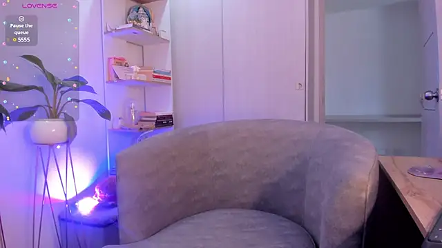 Snapshot of danna_davis18 chatting on December 5, 5:39 pm danna davis18 online show from December 5, 5:39 pm