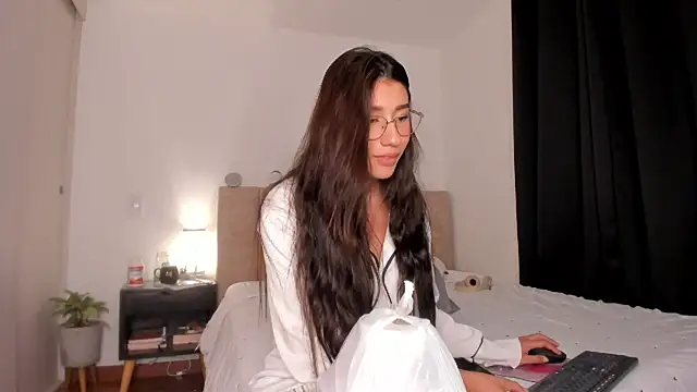 Snapshot of danna_davis18 chatting on February 5, 7:42 pm danna davis18 online show from February 5, 7:42 pm