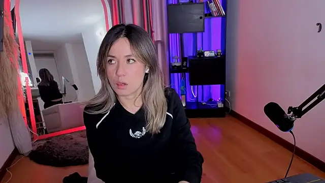 sexfire lalita online show from April 4, 9:23 pm