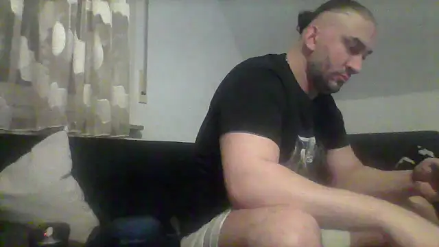 Snapshot of NewyorkDimi chatting on December 28, 3:15 am NewyorkDimi online show from December 28, 3:15 am