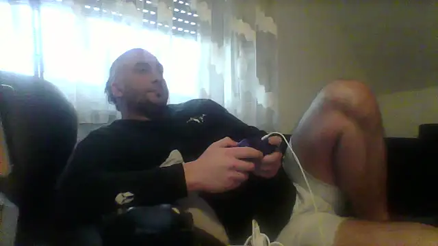 Snapshot of NewyorkDimi chatting on December 29, 5:44 pm NewyorkDimi online show from December 29, 5:44 pm