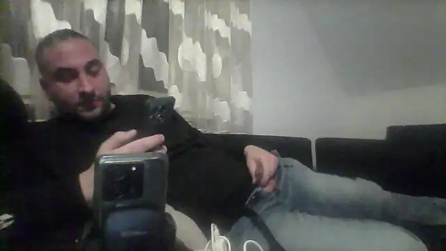 Snapshot of NewyorkDimi chatting on December 31, 3:12 am NewyorkDimi online show from December 31, 3:12 am