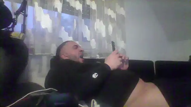 Snapshot of NewyorkDimi chatting on January 5, 7:07 am NewyorkDimi online show from January 5, 7:07 am