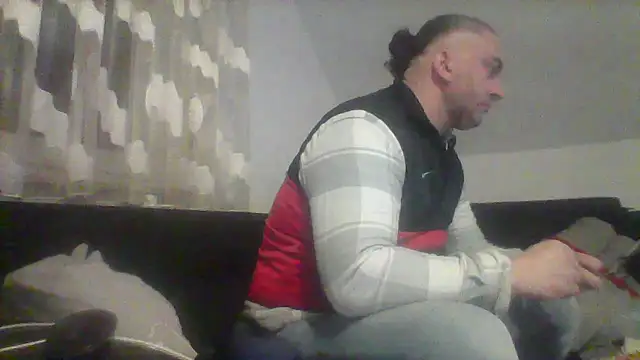 Snapshot of NewyorkDimi chatting on February 2, 7:57 pm NewyorkDimi online show from February 2, 7:57 pm