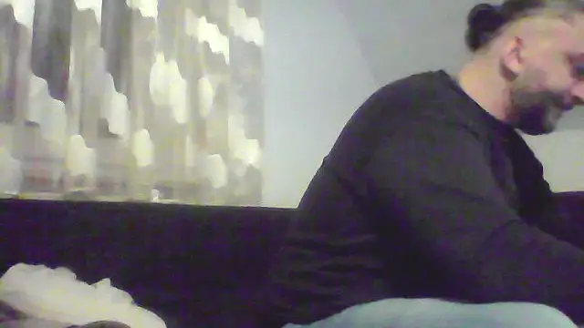 Snapshot of NewyorkDimi chatting on February 19, 11:36 pm NewyorkDimi online show from February 19, 11:36 pm