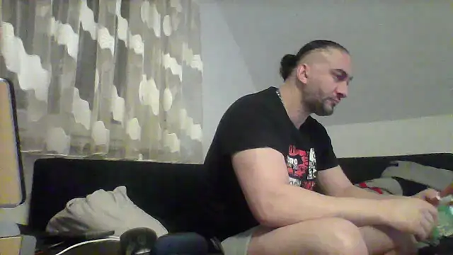 Snapshot of NewyorkDimi chatting on March 10, 12:07 am NewyorkDimi online show from March 10, 12:07 am