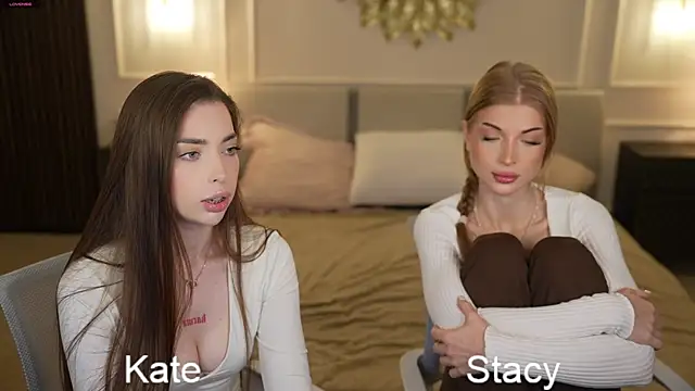 Snapshot of Stacy054 chatting on October 7, 7:38 am Stacy054 online show from October 7, 7:38 am