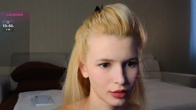 Snapshot of elsa_limerence chatting on February 7, 8:44 am elsa limerence online show from February 7, 8:44 am