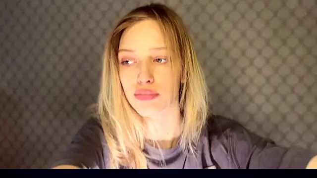 Evvie Summn1 online show from December 20, 9:49 am