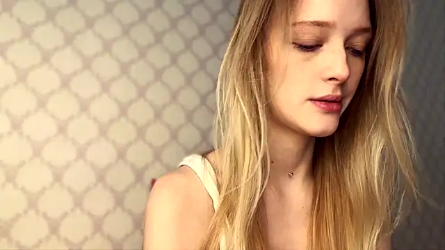 Evvie Summn1 online show from March 10, 7:24 am