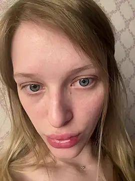 Snapshot of Evvie_Summn1 chatting on April 20, 2:31 pm Evvie Summn1 online show from April 20, 2:31 pm