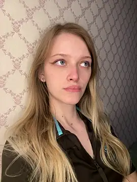 Snapshot of Evvie_Summn1 chatting on April 26, 2:37 pm Evvie Summn1 online show from April 26, 2:37 pm