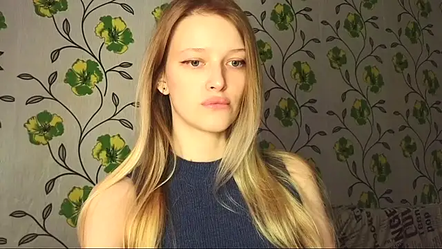 Snapshot of Evvie_Summn1 chatting on May 8, 7:14 am Evvie Summn1 online show from May 8, 7:14 am