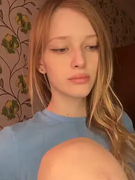 Snapshot of Evvie_Summn1 chatting on May 16, 2:27 pm Evvie Summn1 online show from May 16, 2:27 pm