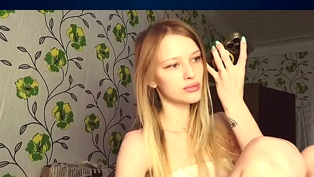 Snapshot of Evvie_Summn1 chatting on May 30, 6:32 am Evvie Summn1 online show from May 30, 6:32 am