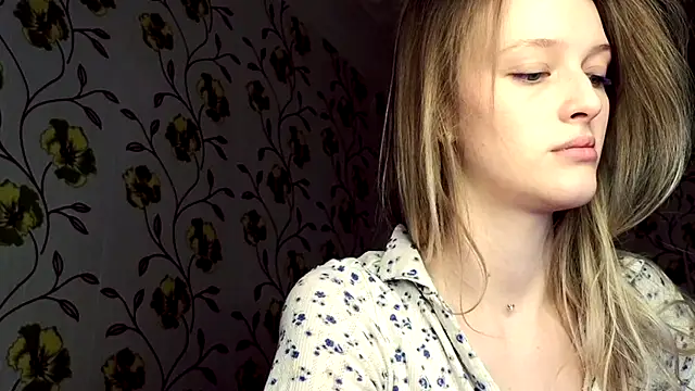 Snapshot of Evvie_Summn1 chatting on June 28, 2:01 pm Evvie Summn1 online show from June 28, 2:01 pm