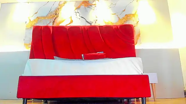 MAISE HILL1 online show from October 4, 1:20 pm