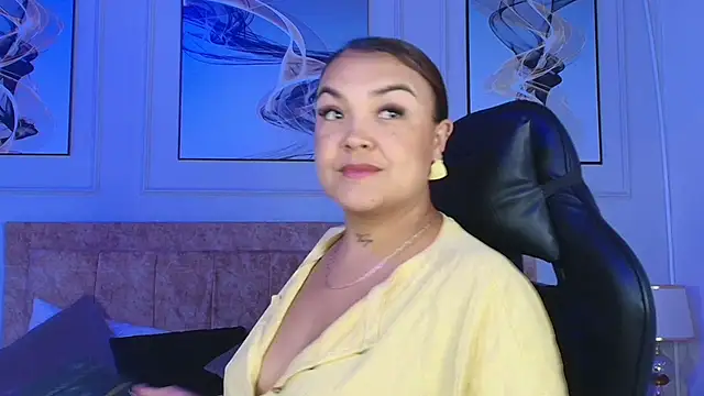 Snapshot of lyn_adamns chatting on September 11, 9:15 pm lyn adamns online show from September 11, 9:15 pm