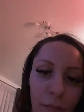 Snapshot of Chiara0102 chatting on May 27, 8:06 pm Chiara0102 online show from May 27, 8:06 pm