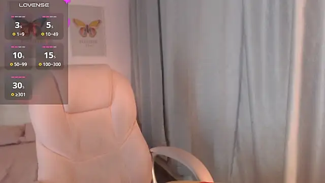 Snapshot of liss_black chatting on March 22, 6:36 pm liss black online show from March 22, 6:36 pm