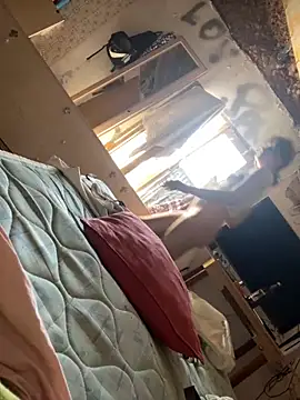 Yasmine47 online show from September 17, 12:07 pm