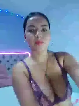 Snapshot of Anal_Luucia chatting on February 5, 1:44 pm Anal Luucia online show from February 5, 1:44 pm