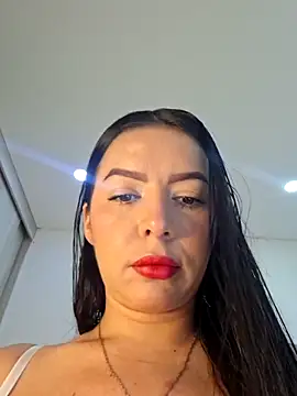 Snapshot of Anal_Luucia chatting on September 13, 12:38 pm Anal Luucia online show from September 13, 12:38 pm