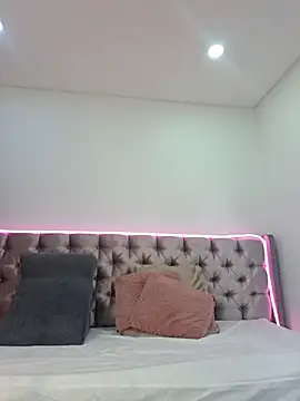 Snapshot of Anal_Luucia chatting on October 7, 12:24 pm Anal Luucia online show from October 7, 12:24 pm