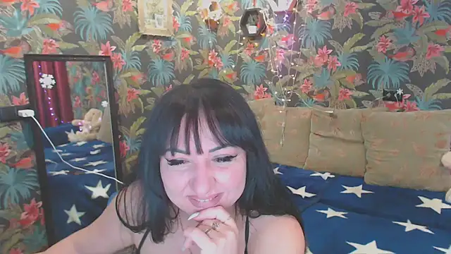 Snapshot of SusanLaNice chatting on January 22, 11:23 am SusanLaNice online show from January 22, 11:23 am