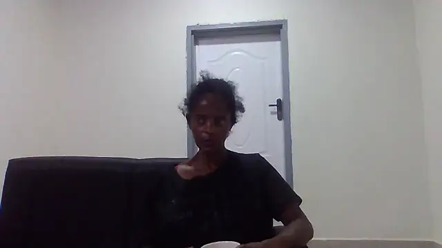 Snapshot of sweets_80 chatting on February 15, 4:31 am sweets 80 online show from February 15, 4:31 am