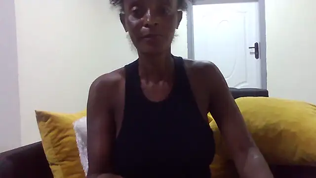 Snapshot of sweets_80 chatting on February 26, 11:59 pm sweets 80 online show from February 26, 11:59 pm