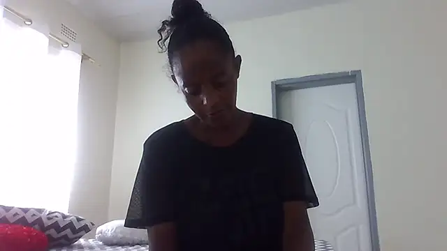 Snapshot of sweets_80 chatting on March 1, 11:56 am sweets 80 online show from March 1, 11:56 am