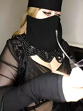 Snapshot of -Arab_milf- chatting on December 23, 6:22 am -Arab milf- online show from December 23, 6:22 am