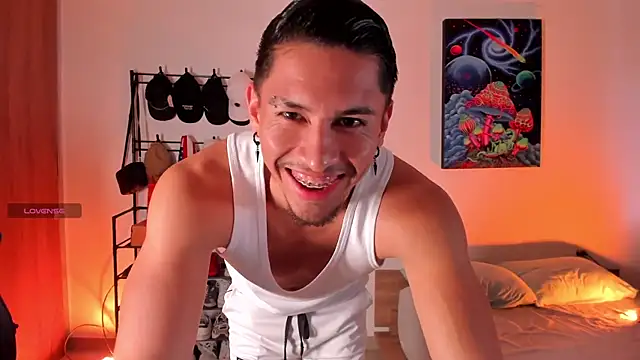 Snapshot of Aaronfox_x chatting on July 14, 9:53 pm Aaronfox x online show from July 14, 9:53 pm