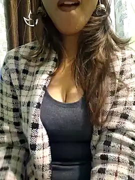 Snapshot of MIss-Naina chatting on December 27, 4:58 am MIss-Naina online show from December 27, 4:58 am