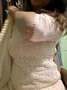 Snapshot of MIss-Naina chatting on December 29, 3:46 pm MIss-Naina online show from December 29, 3:46 pm