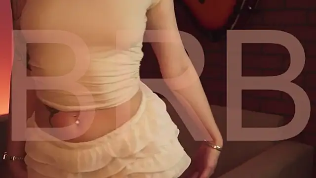 EllieCutes online show from January 19, 5:55 am