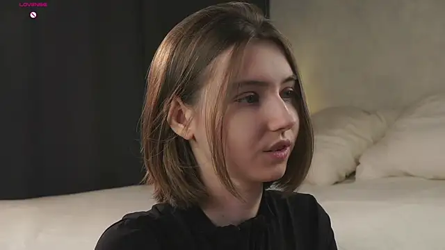 MeghanElson online show from April 14, 12:44 pm