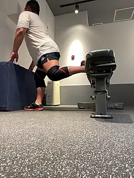 loinclothgay online show from May 25, 7:53 pm
