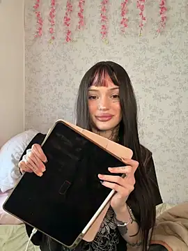 madelinexx online show from March 3, 10:10 am