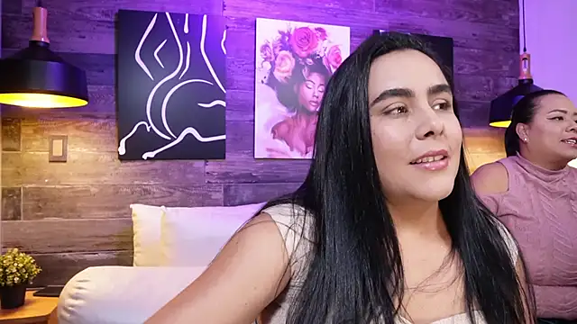 Snapshot of DanyAndAlexa chatting on February 5, 2:11 pm DanyAndAlexa online show from February 5, 2:11 pm