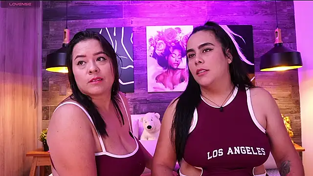 Snapshot of DanyAndAlexa chatting on May 11, 12:11 pm DanyAndAlexa online show from May 11, 12:11 pm