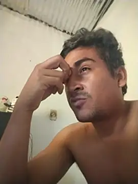 Snapshot of ArmandoDG18 chatting on June 29, 3:23 pm ArmandoDG18 online show from June 29, 3:23 pm