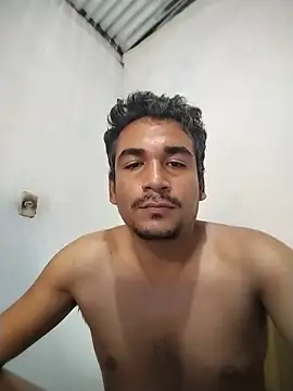 Snapshot of ArmandoDG18 chatting on July 5, 2:13 pm ArmandoDG18 online show from July 5, 2:13 pm