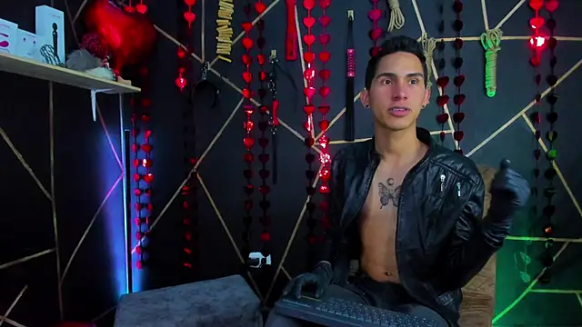 Snapshot of MillersKink chatting on February 14, 8:26 pm MillersKink online show from February 14, 8:26 pm